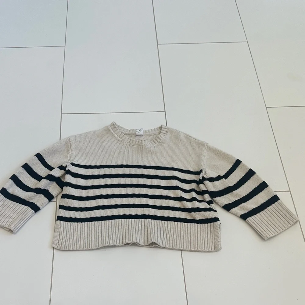 GAP Cream and Black Striped Sweater 5
